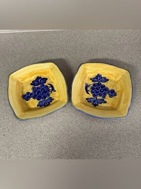 SOLIMENE VIETRI ITALY 8.75" YELLOW BLUE GRAPE SQUARE PLATES